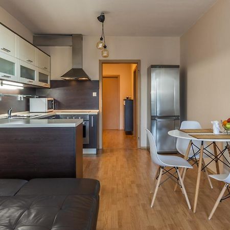 Apartman V Aleji Bratislava Exterior photo