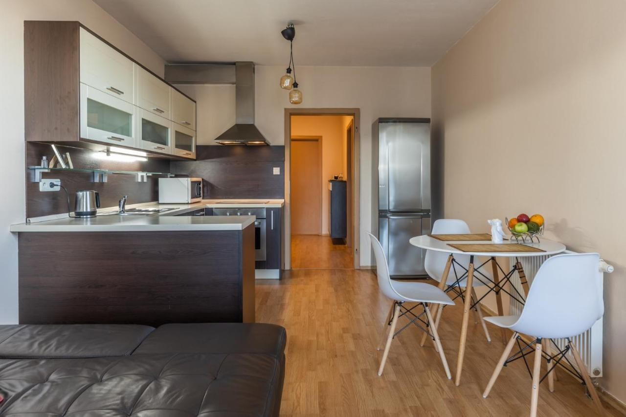 Apartman V Aleji Bratislava Exterior photo