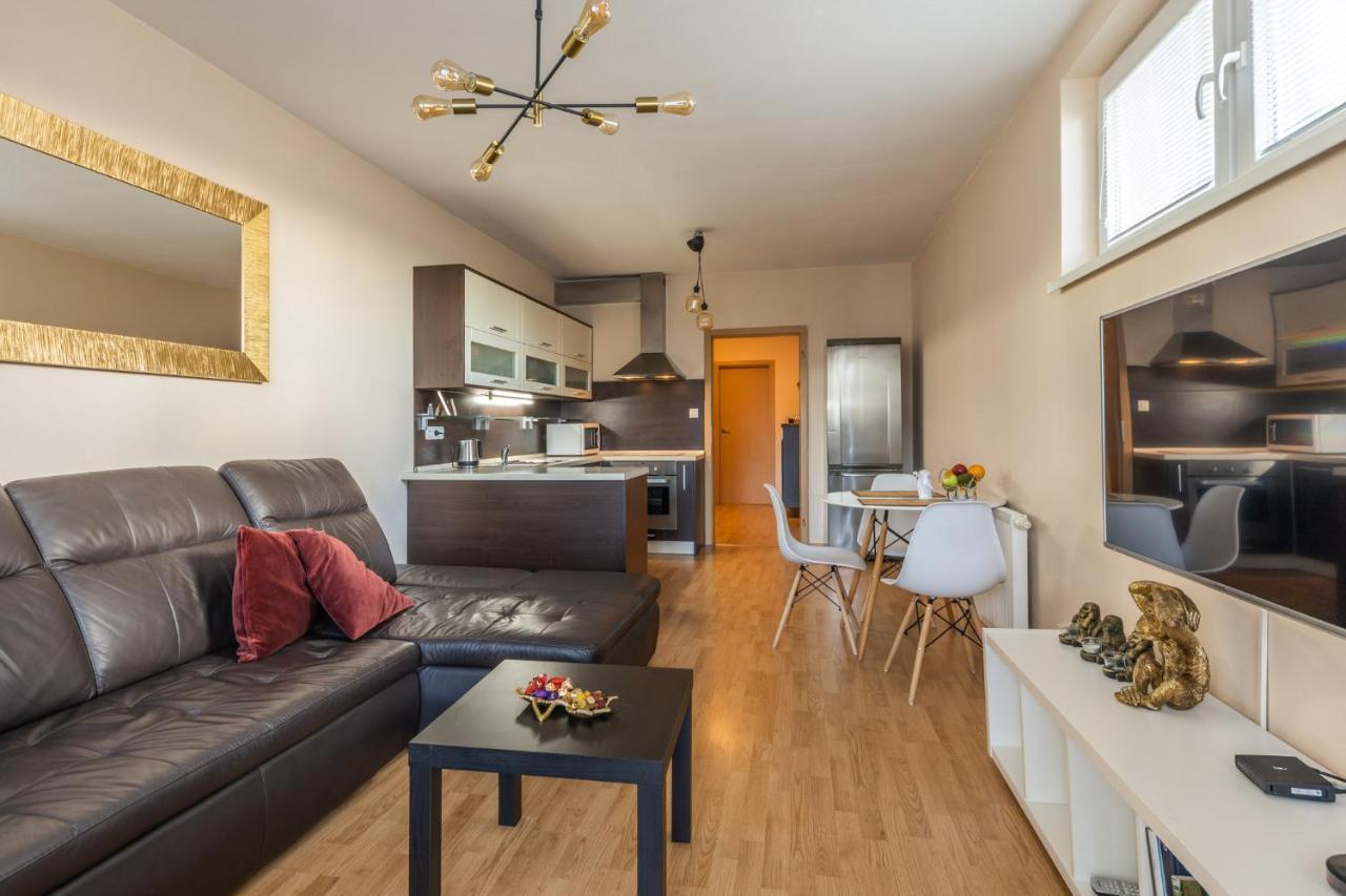 Apartman V Aleji Bratislava Exterior photo