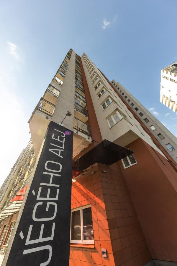 Apartman V Aleji Bratislava Exterior photo